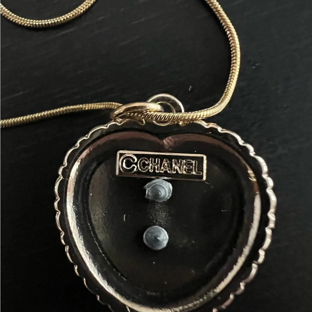 CHANEL Gold and Teal Heart Necklace - Picture 3 of 5